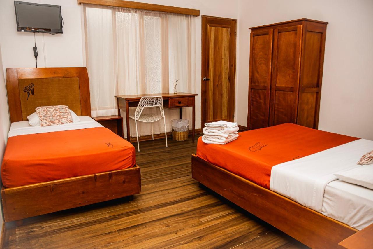 Luz De Luna Hotel Barrio Escalante Сан-Хосе Экстерьер фото